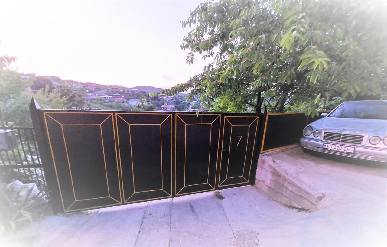 Apartment Beso Кутаиси Экстерьер фото